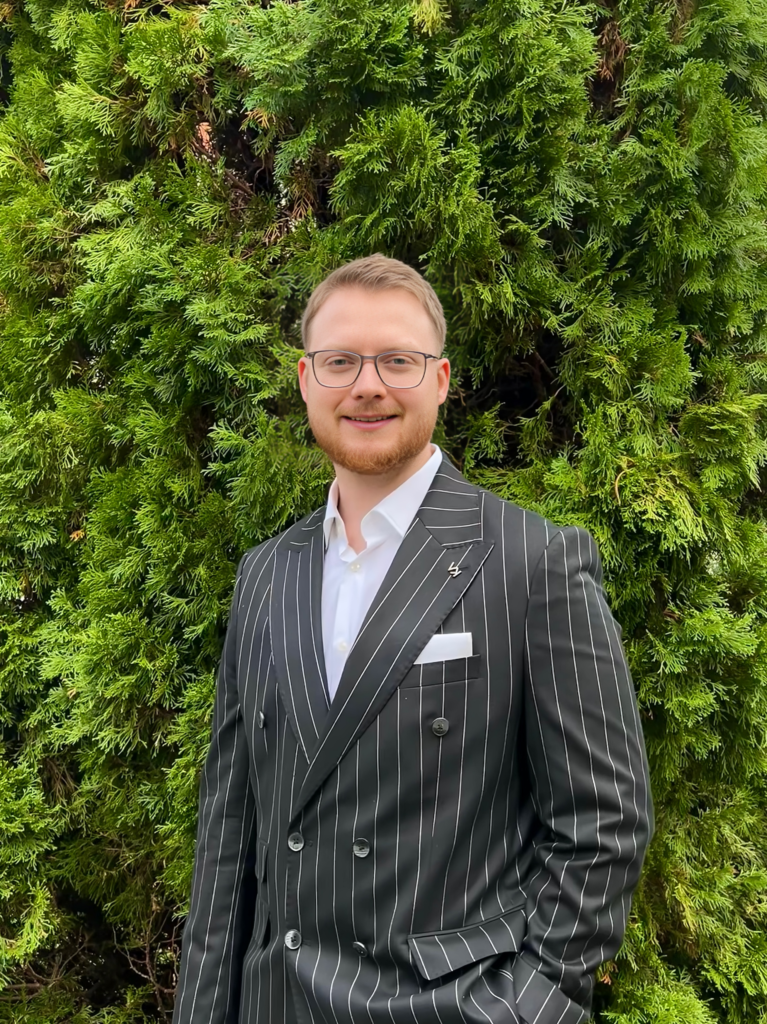 Andrej-Fröhlich-über-uns